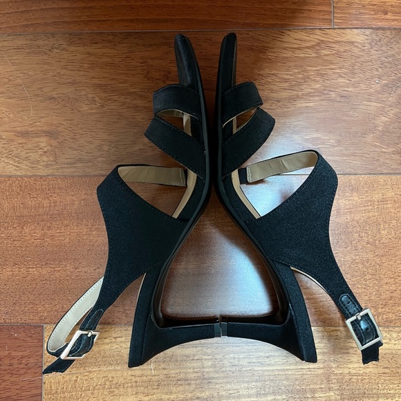 Naturalizer Black Fabric Strappy Taimi Heels Sandals Low Heel Formal Party Sz 8 - Picture 4 of 10